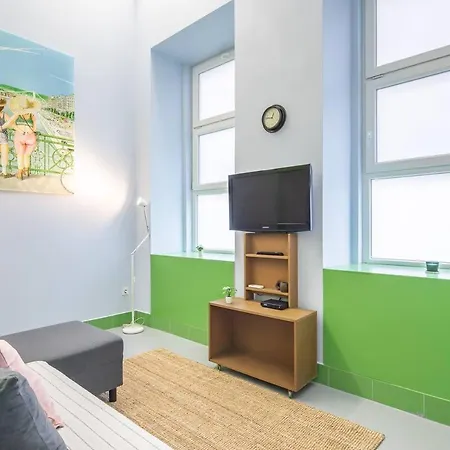 Greenlight 2 Bedroom Brody 17 Daire *