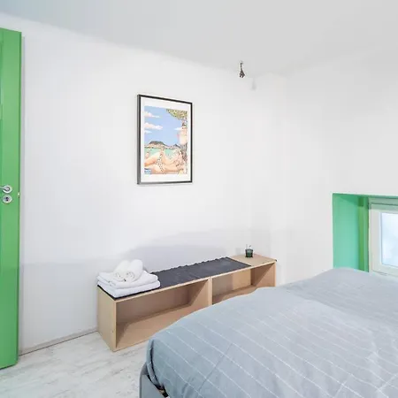 Greenlight 2 Bedroom Brody 17