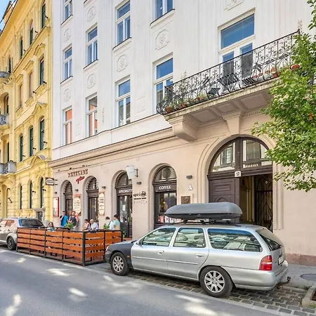 Greenlight 2 Bedroom Brody 17 Budapeşte