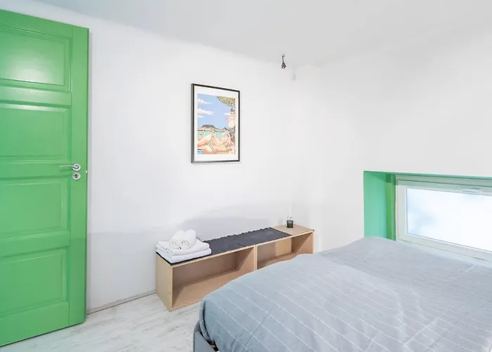 Greenlight 2 Bedroom Brody 17