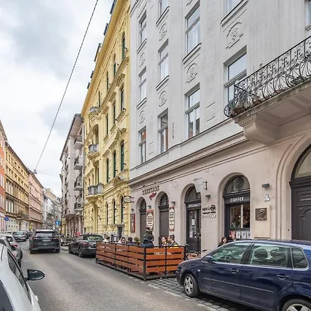 Greenlight 2 Bedroom Brody 17 Appartement *