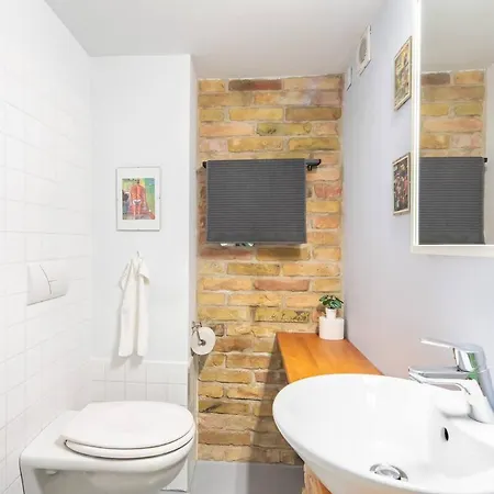 Greenlight 2 Bedroom Brody 17 Boedapest